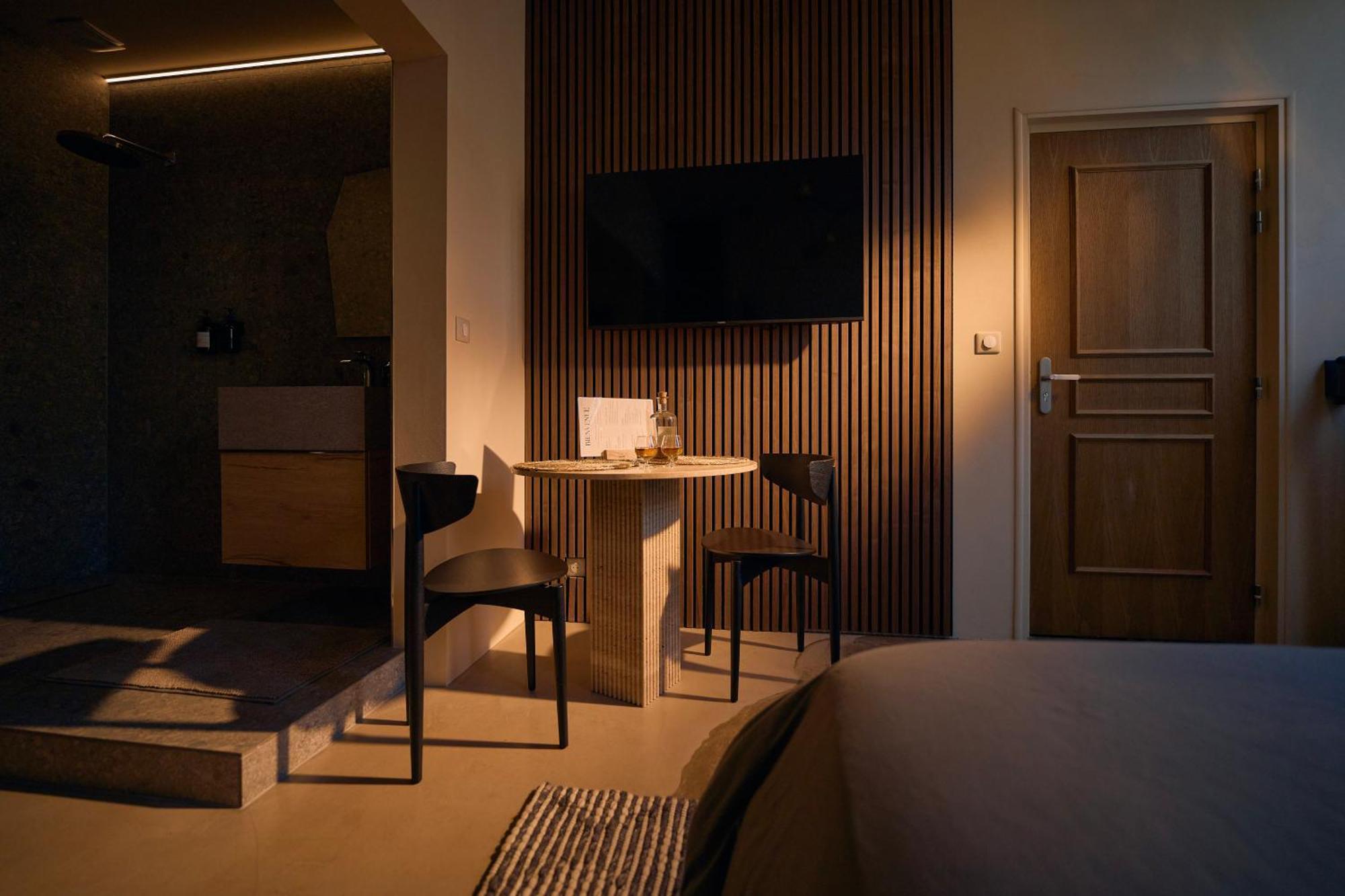 Suite Atypique - Jacuzzi Privatif En Centre Ville De كونْياك المظهر الخارجي الصورة